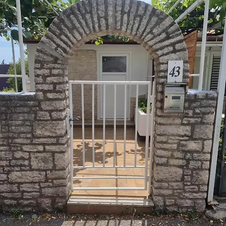 Apartment Studio Apartman Premantura